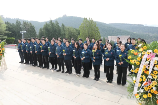 弘扬英烈心灵 赓续红色血脉 | 优德唯一官网集团组织发展清明祭扫活动